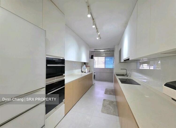 Blk 666 Yishun Avenue 4 (Yishun), HDB Executive #573163421
